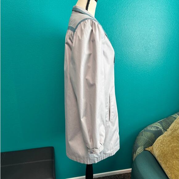 London Fog Vintage Gray Periwinkle Short Button Up Trench Coat Women's 12 - Picture 6 of 9